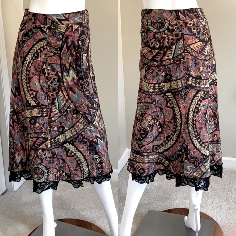 Peruvian Connection Lace Hem Skirt. P/A38/15